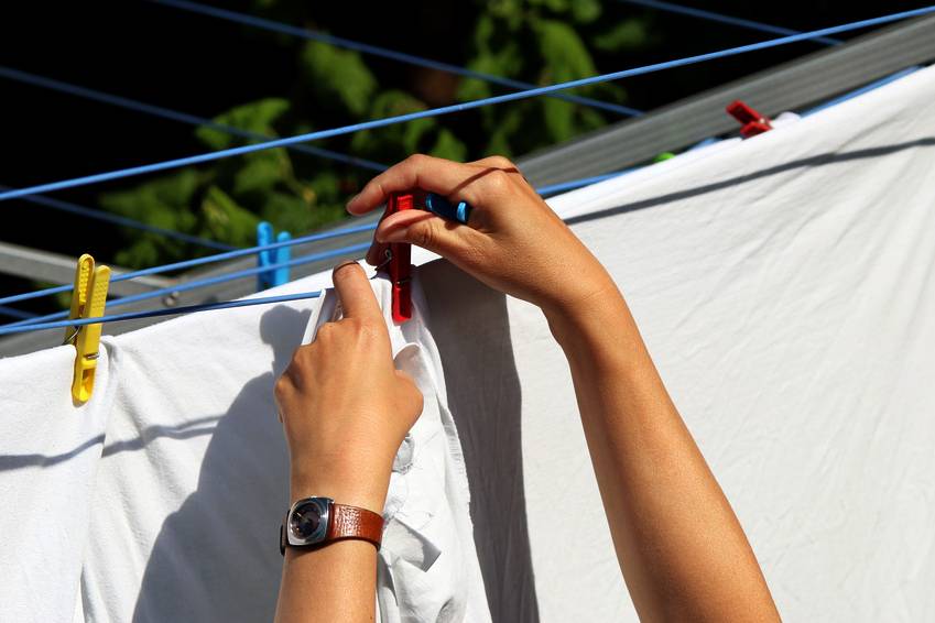 Las mujeres latinoamericanas que trabajan en el sector doméstico poseen una mayor tendencia a la discriminación social. / Fotolia