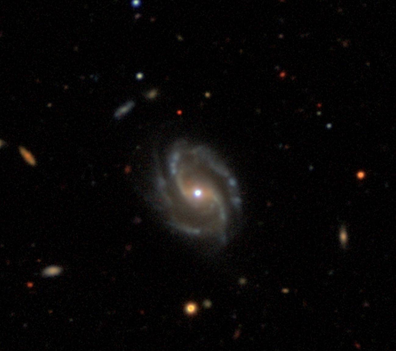 Las galaxias acompañadas forman más estrellas que las solitarias