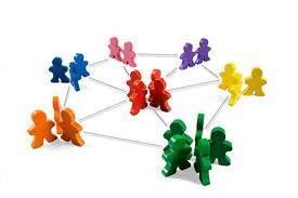 Las redes sociales fortalecen las relaciones personales.