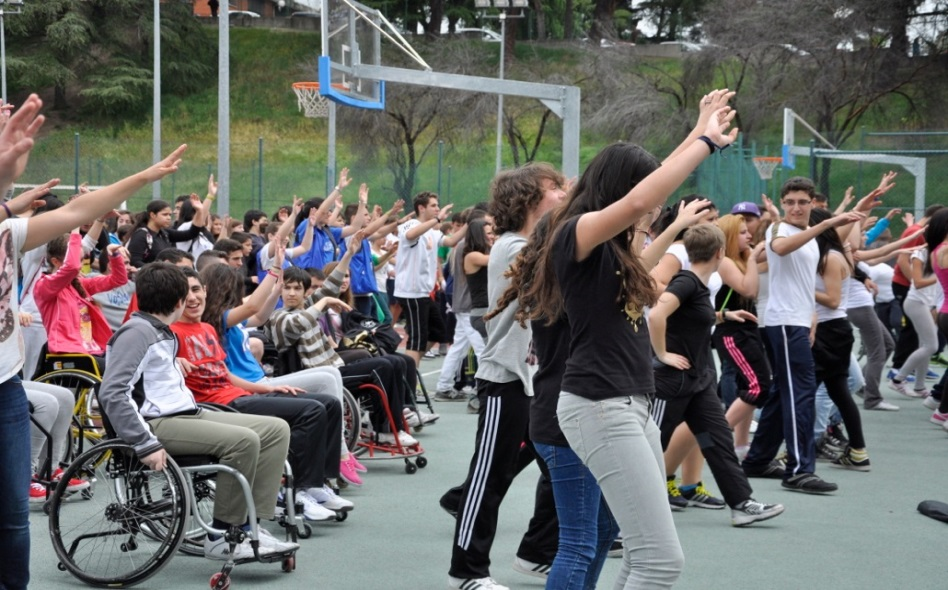 Los alumnos madrileños, a favor de incluir a compañeros con discapacidad en el deporte