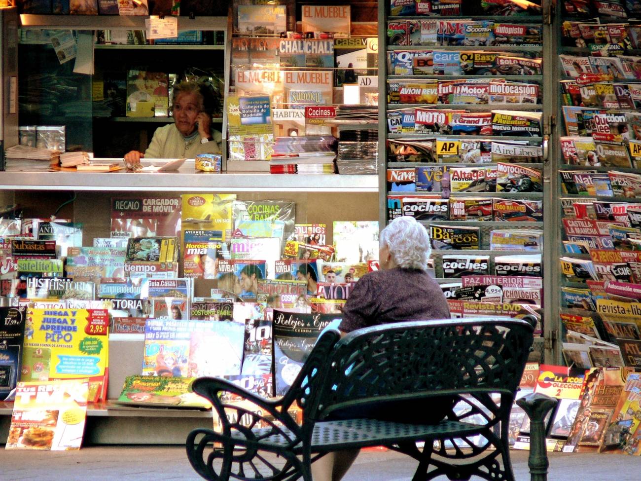 Los españoles consideran que la situación del paro y las pensiones empeorará en 2011