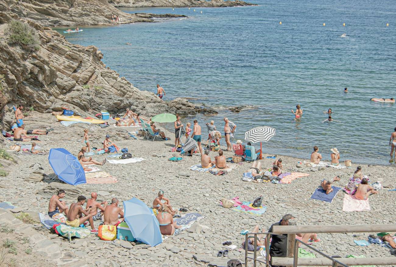 Los expertos afirman que el baño en el Mediterráneo es seguro ante el crecimiento de la bacteria ‘Vibrio vulnificus’