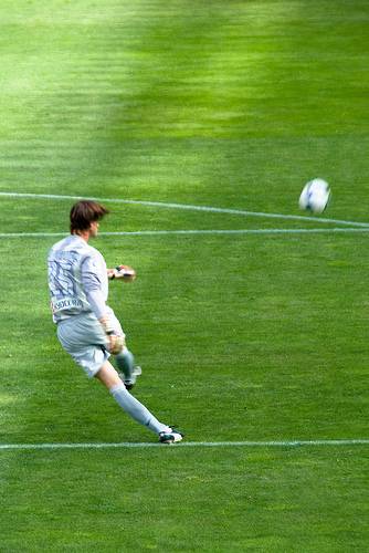 Los futbolistas de élite podrán entrenar con el balón parado