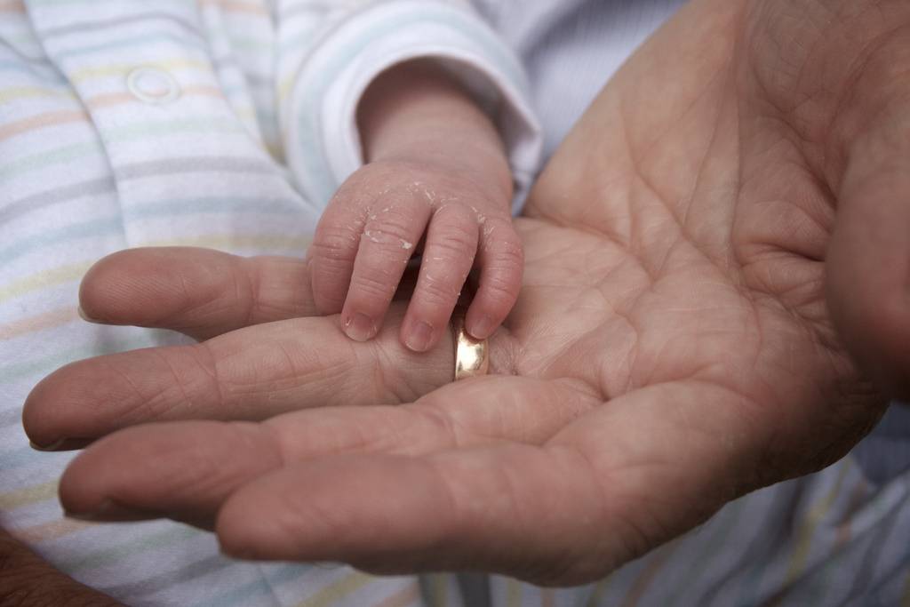 Los hijos de padres mayores corren más riesgo de sufrir autismo y esquizofrenia 