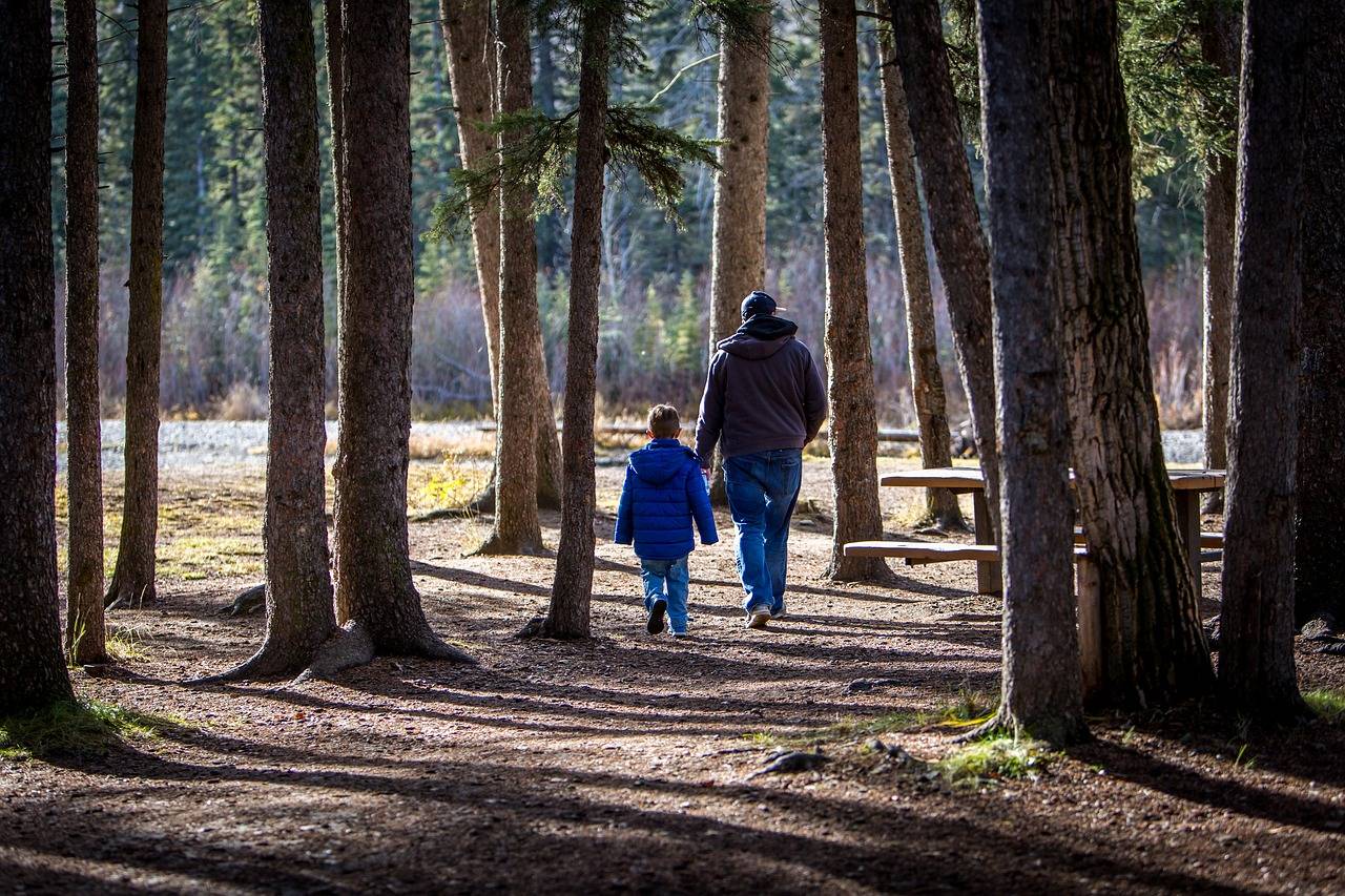 Los hombres no reducen la jornada para cuidar de sus hijos porque creen que no pueden