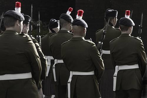 Los jóvenes que abandonan el ejército británico presentan mayor riesgo de suicidio que el resto