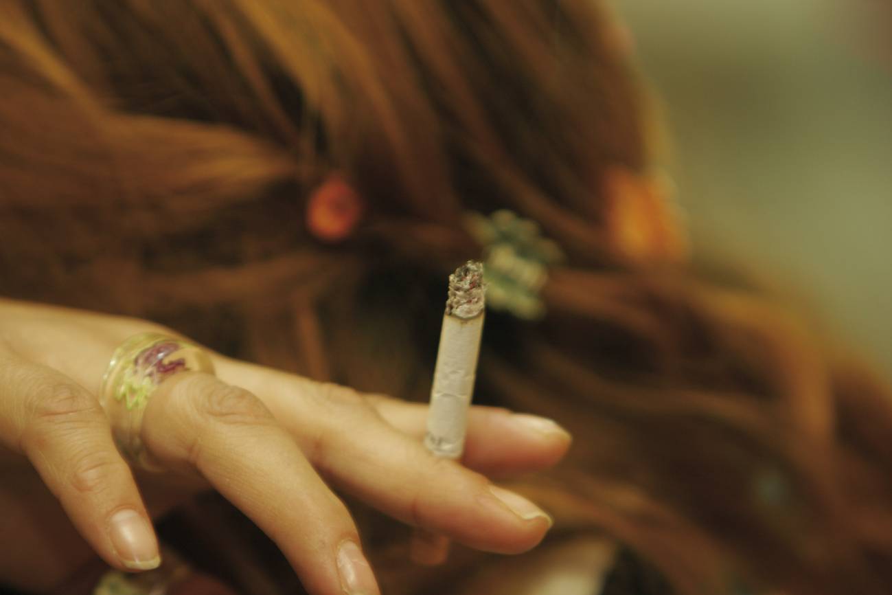 Los niños con padres y madres fumadoras tienen más problemas respiratorios