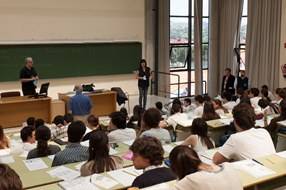 ¿Los profesores enseñan a resolver problemas o a pasar la Selectividad?