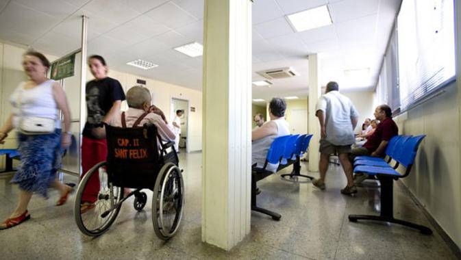 Los tiempos de espera para cirugía son hasta cinco veces mayores que los oficiales