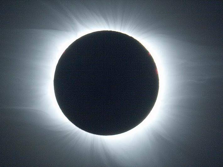 Más de 10.000 personas siguieron por internet el eclipse solar del 11 de julio