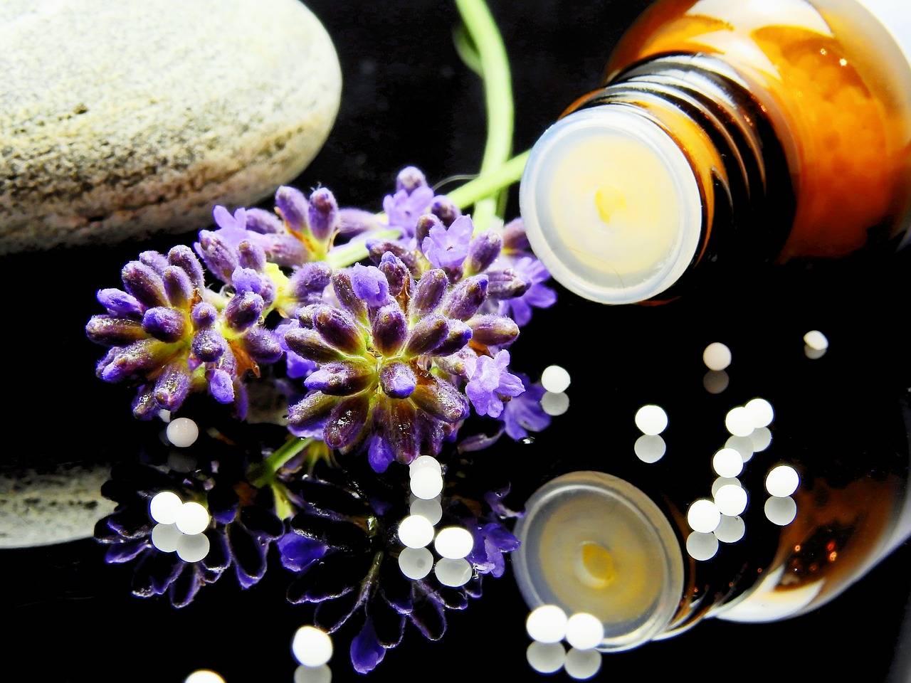 Mujer de clase alta y con estudios superiores, el perfil del usuario de homeopatía en España
