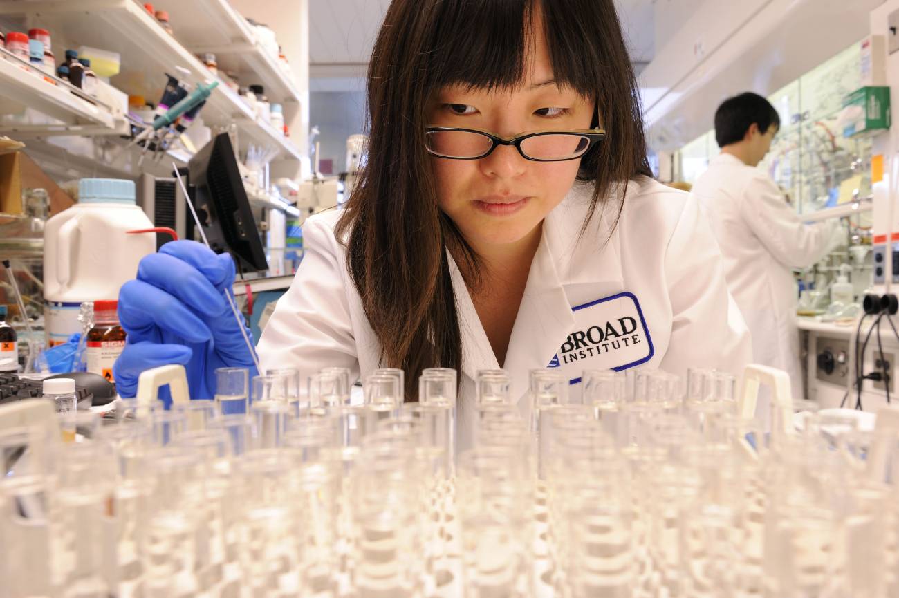Nuevas versiones del editor CRISPR nos acercan al sueño de curar enfermedades genéticas 