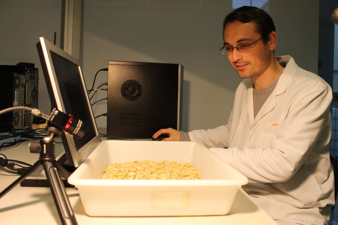 Nuevos prototipos de visión artificial para detectar fallos en productos agroalimentarios y cerámicos