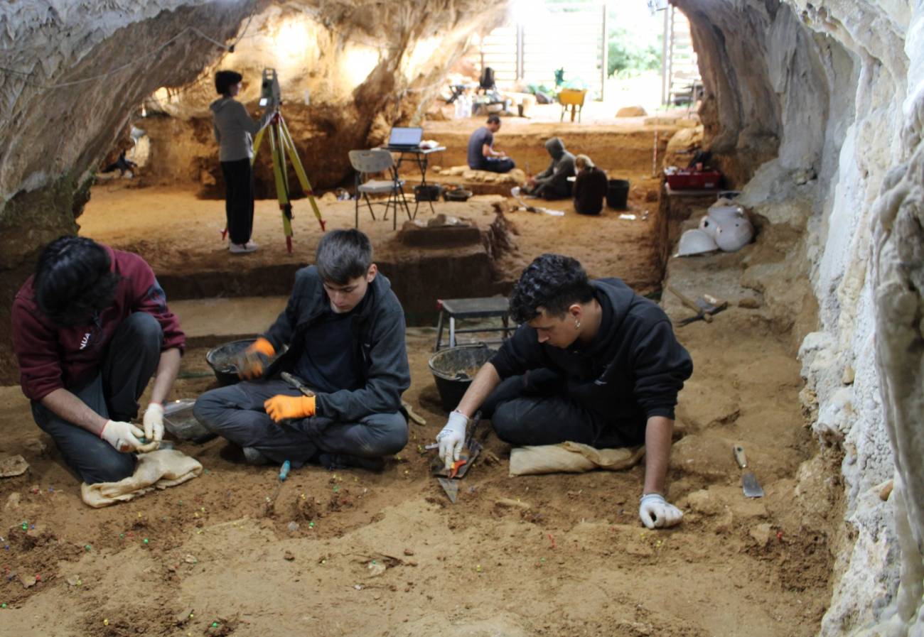 Excavación en yacimiento de Burgos.