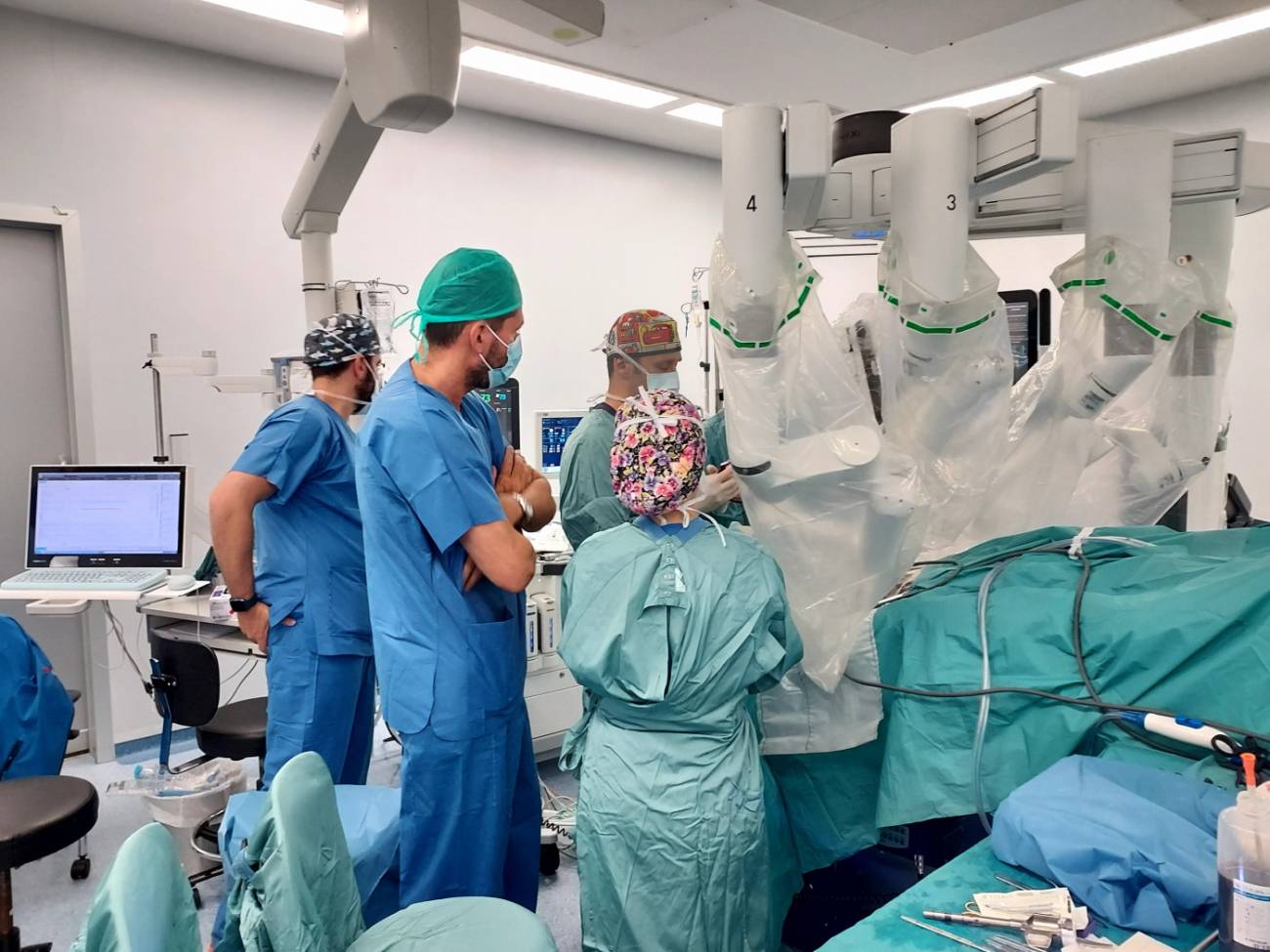 Realizan el primer trasplante de España entre dos personas con VIH