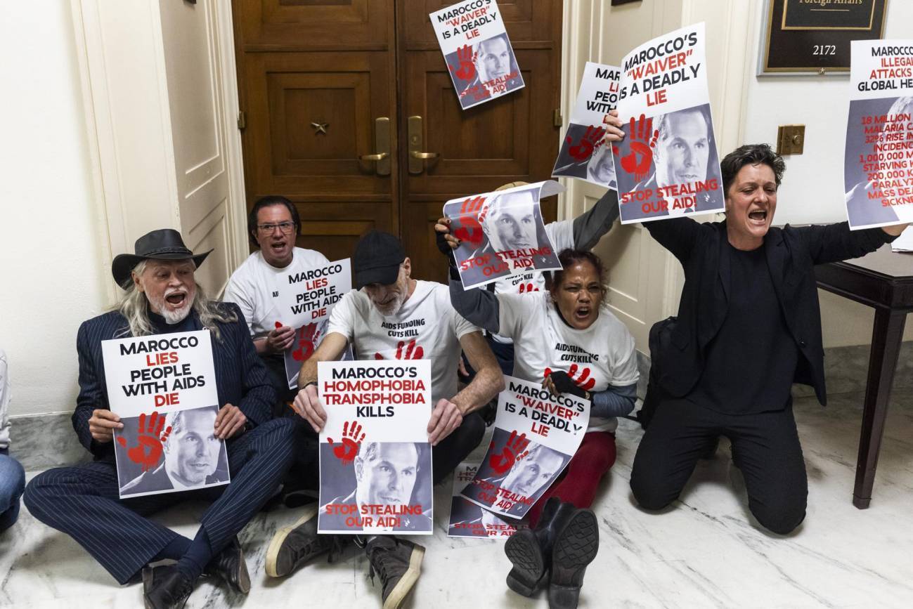 Protesta durante la comparecencia de Pete Marocco