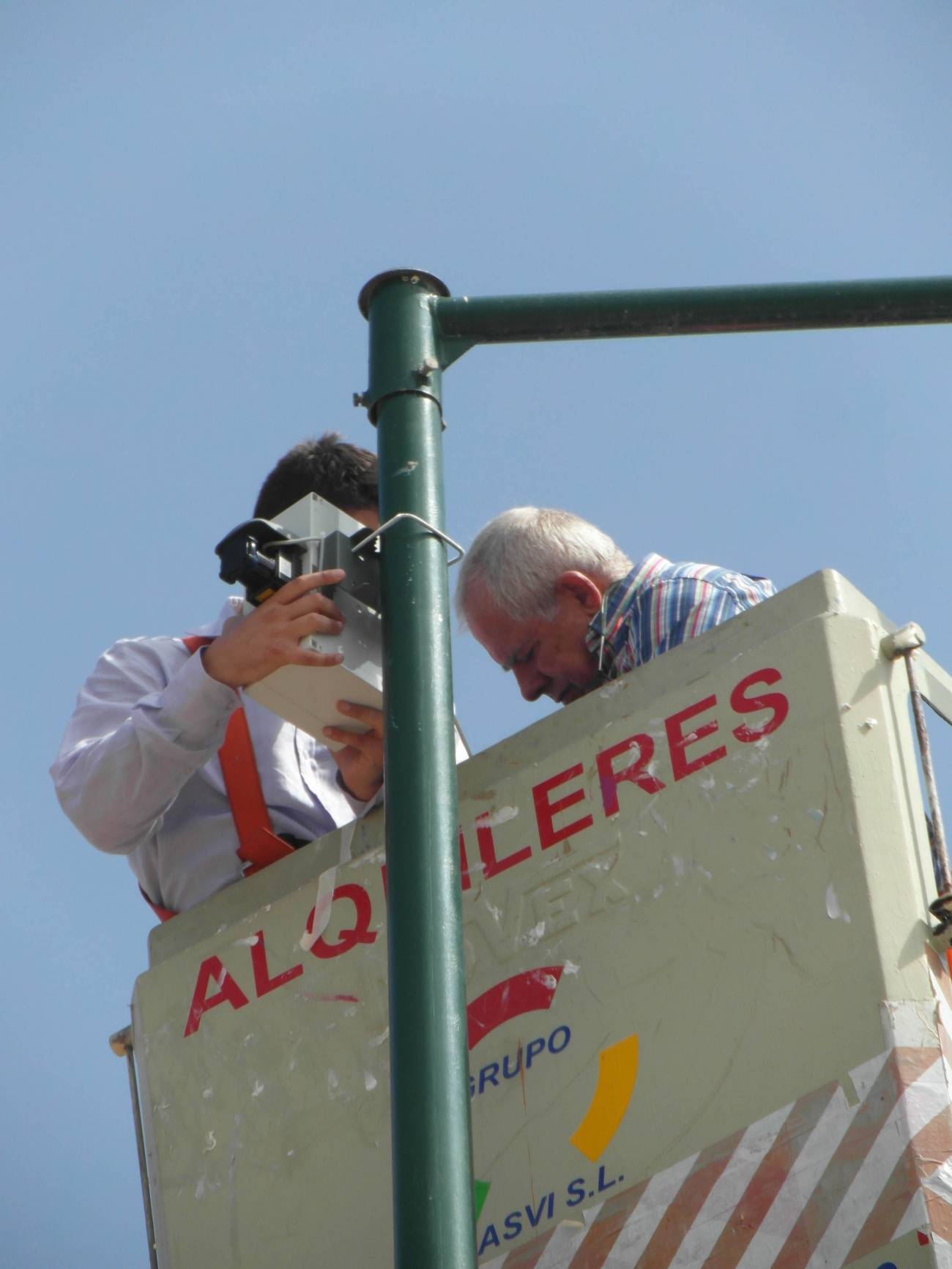 Instalación de uno de los sensores, en concreto del nodo láser, durante las pruebas / Fundación Descubre