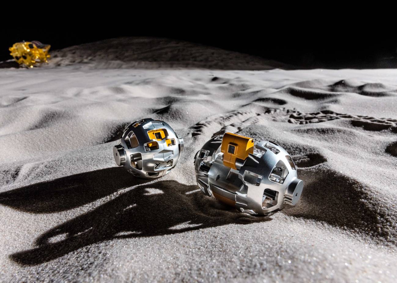 diminuto rover transformable operar de forma autónoma en la Luna