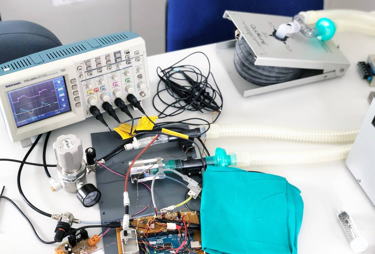 Un nuevo prototipo español de respirador para UCI  en la crisis de la COVID-19