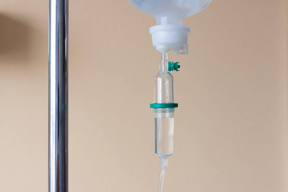 Un nuevo tratamiento contra la leucemia infantil más común podría reducir el uso de quimioterapia