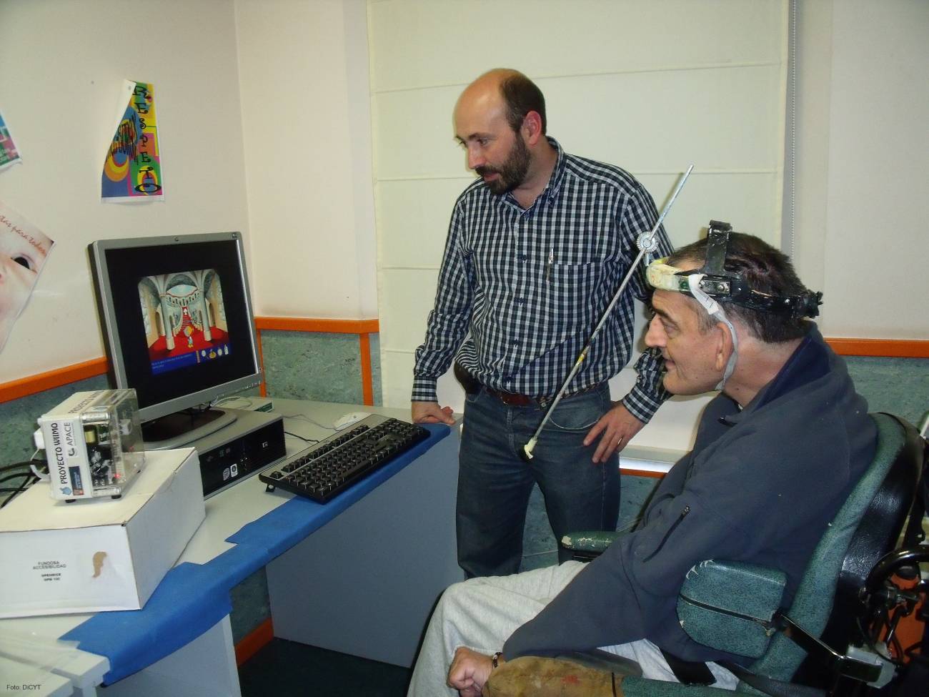 Un proyecto con el mando de la Wii ayuda a personas con movilidad reducida a manejar un ordenador
