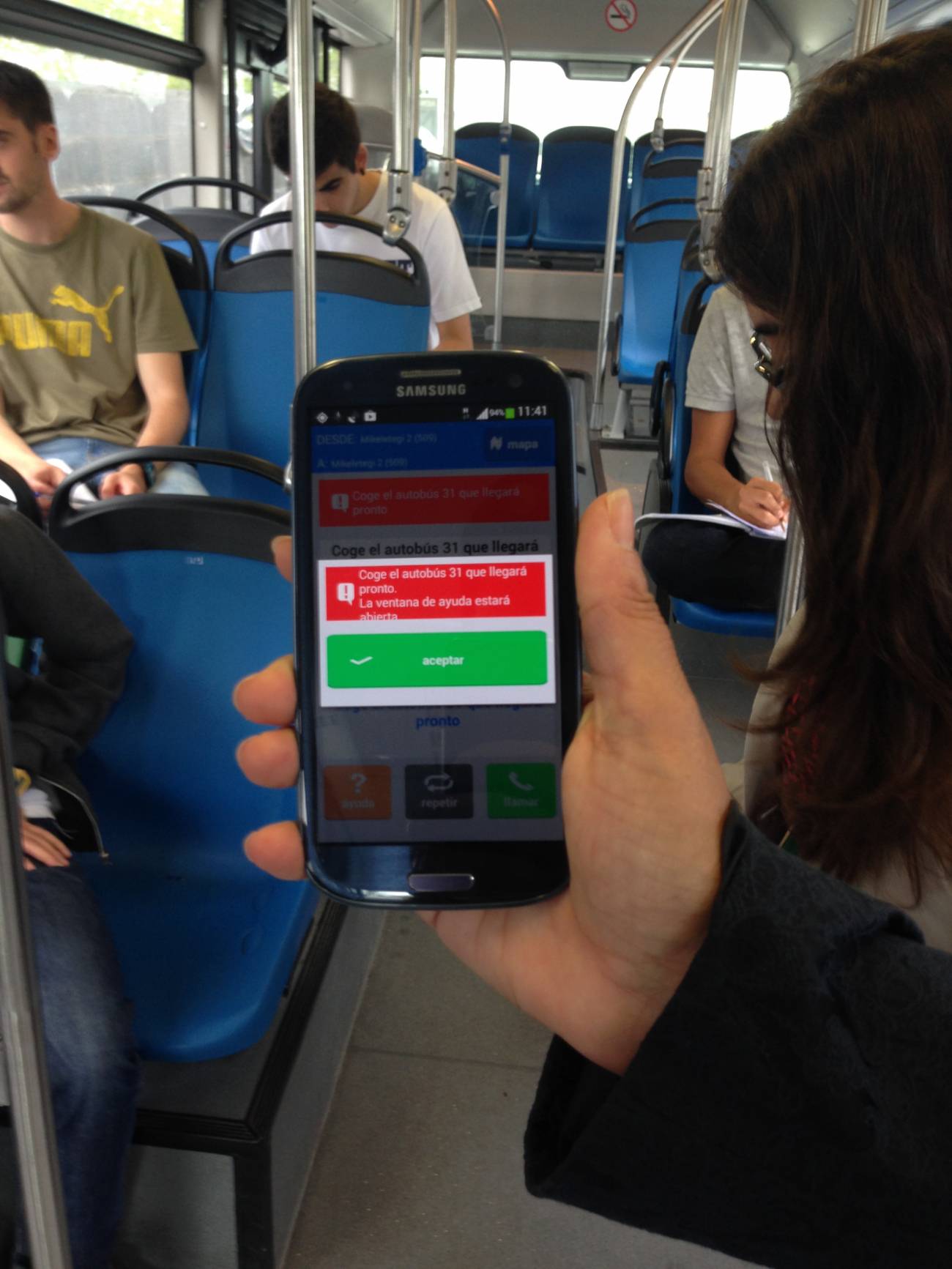 Una aplicación ayuda a las personas mayores a moverse en transporte público