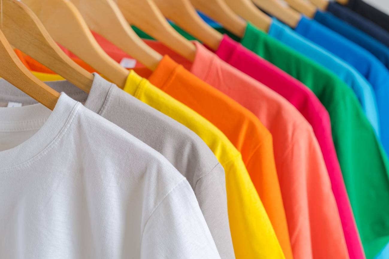 Una moda más sostenible: en vez de tintes, nanoestructuras que manipulen el color