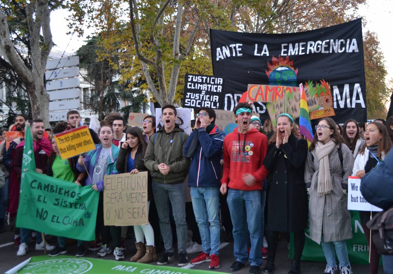 Una multitudinaria Marcha por el Clima toma las calles de Madrid