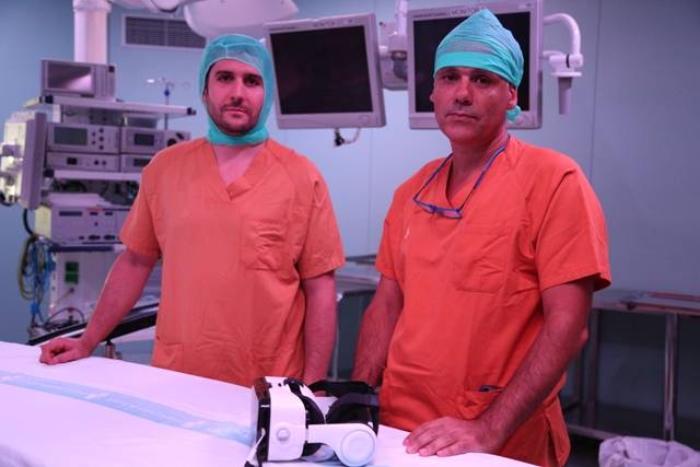 El Dr. Víctor Barro y el Dr. Alejandro Hernández.
