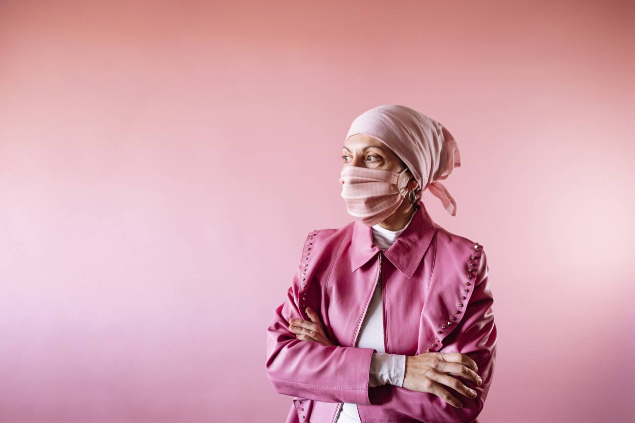 mujer paciente cancer
