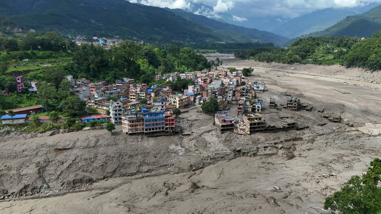 Tsunami de tierra: ¿qué provocó la mortífera inundación glaciar en Nepal?