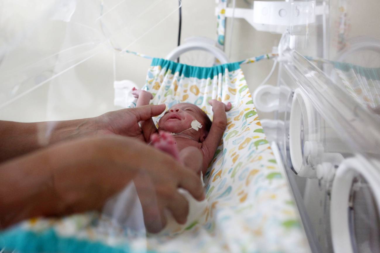 Brasil en alerta por los miles de bebés nacidos con microcefalia 