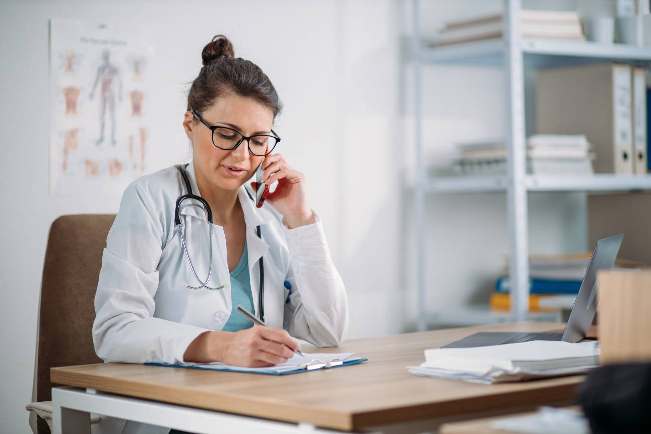 El coronavirus y las consultas a distancia: ¿en qué punto está la telemedicina en España?