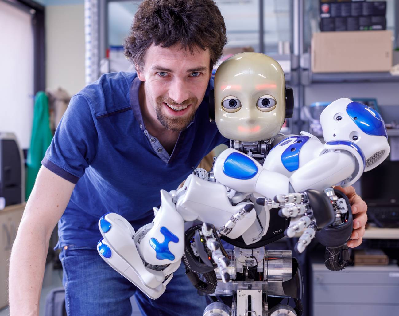 El pequeño androide con sentido del tacto 