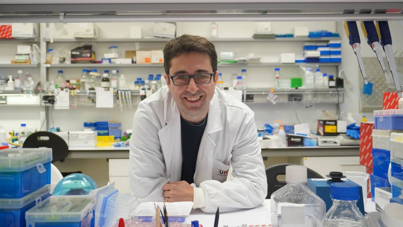 Este científico ha desarrollado un kit que detecta la resistencia a antibióticos en menos de dos horas