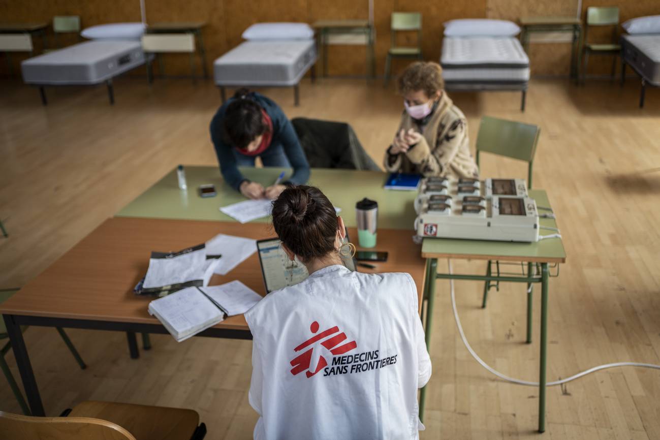 Fármacos contra el coronavirus para todos: el acceso a la salud, en el punto de mira