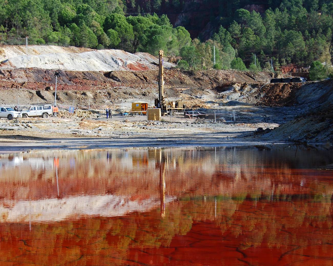 Zona de perforación cerca del nacimiento del río Tinto