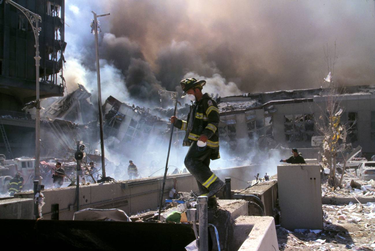 ¿Por qué siguen muriendo los bomberos y policías del 11S?