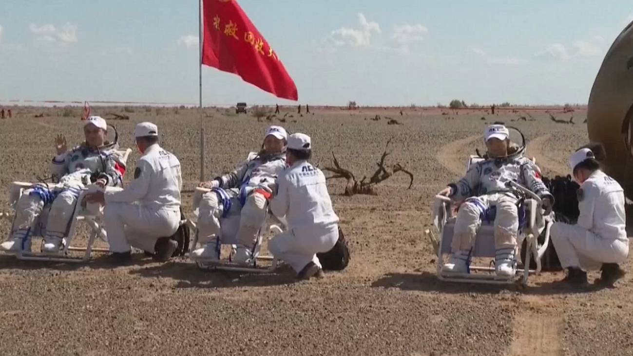 Los astronautas de la cápsula Shenzhou