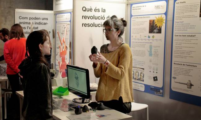 Instantánea de la Feria Investigaciónen Directo 2018 en CosmoCaixa Barcelona