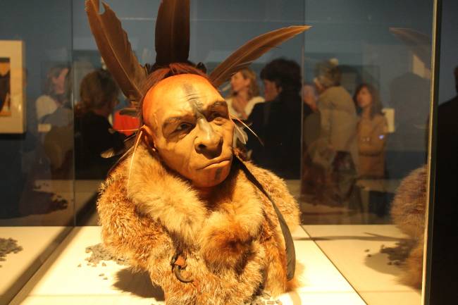 El Neandertal emplumado