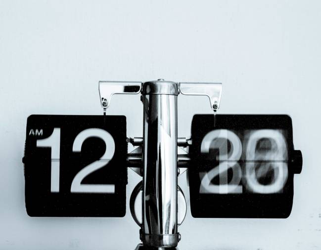 Reloj marcando las horas