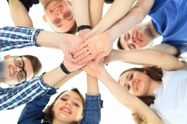 Una pubertad temprana puede influir en la precocidad sexual y en la edad a la que se tendrá el primer hijo. / Fotolia