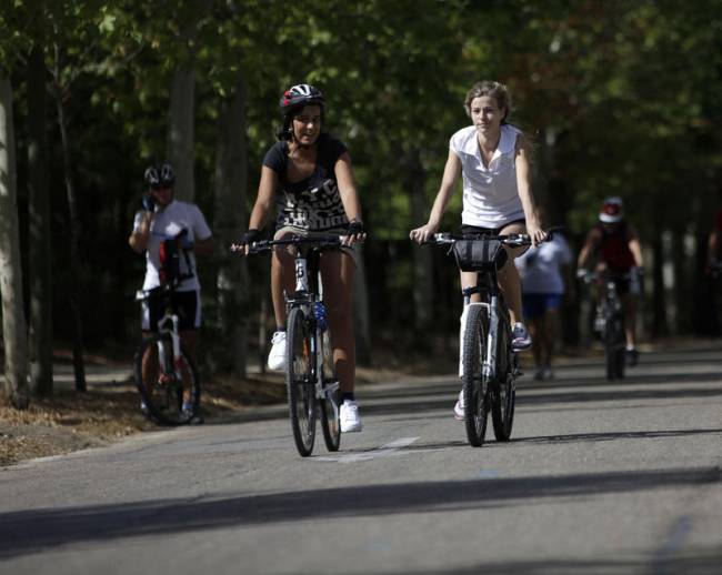 mujeres haciendo deporte