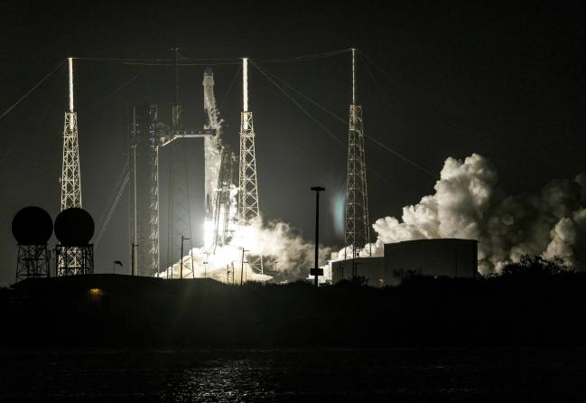 Despegue de la Crew-11