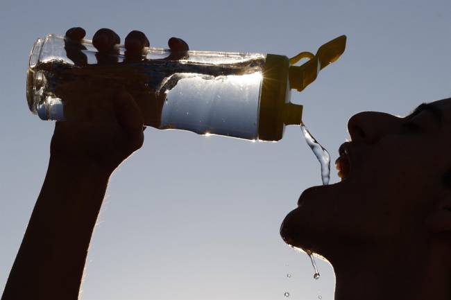 El nitrato ingerido durante la vida adulta a través del agua del grifo y el agua embotellada podría ser un factor de riesgo de cáncer de próstata