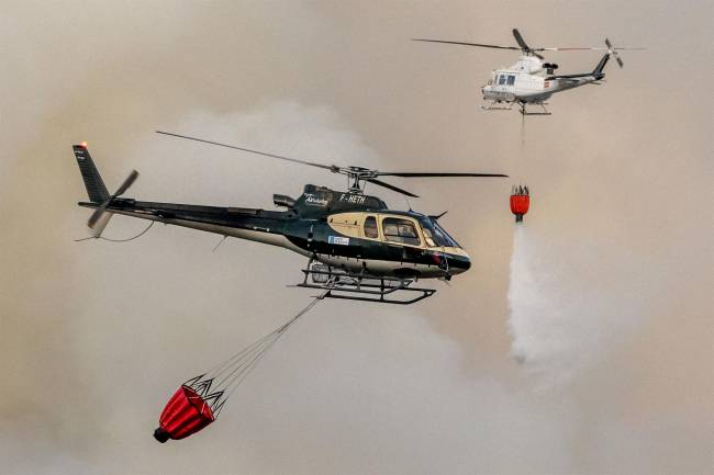 helicópteros luchando contra incendios