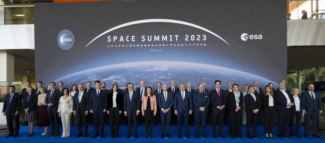 Foto del grupo durante el Consejo de la ESA a nivel ministerial celebrado en Sevilla