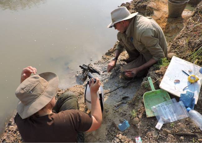 El profesor Larry Barham en trabajo de campo en el río Kalambo (Zambia). / Profesor Geoff Duller, Universidad de Aberystwyth