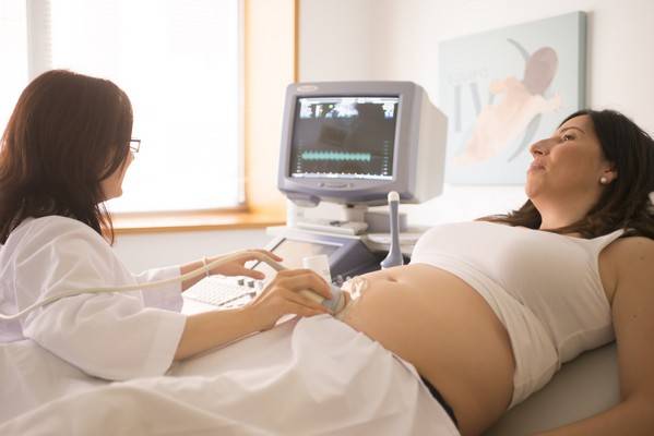 La endometriosis es la presencia de células del revestimiento del útero (endometrio). / IVI